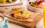 Eggs & Cheese Bun