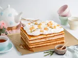 Apple Crumble Honey Cake