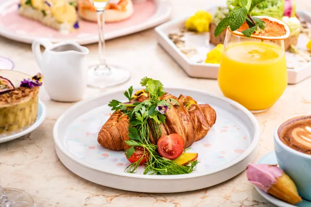 Baked Tomato & Cheese Croissant