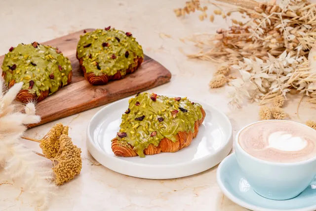 Pistachio Croissant